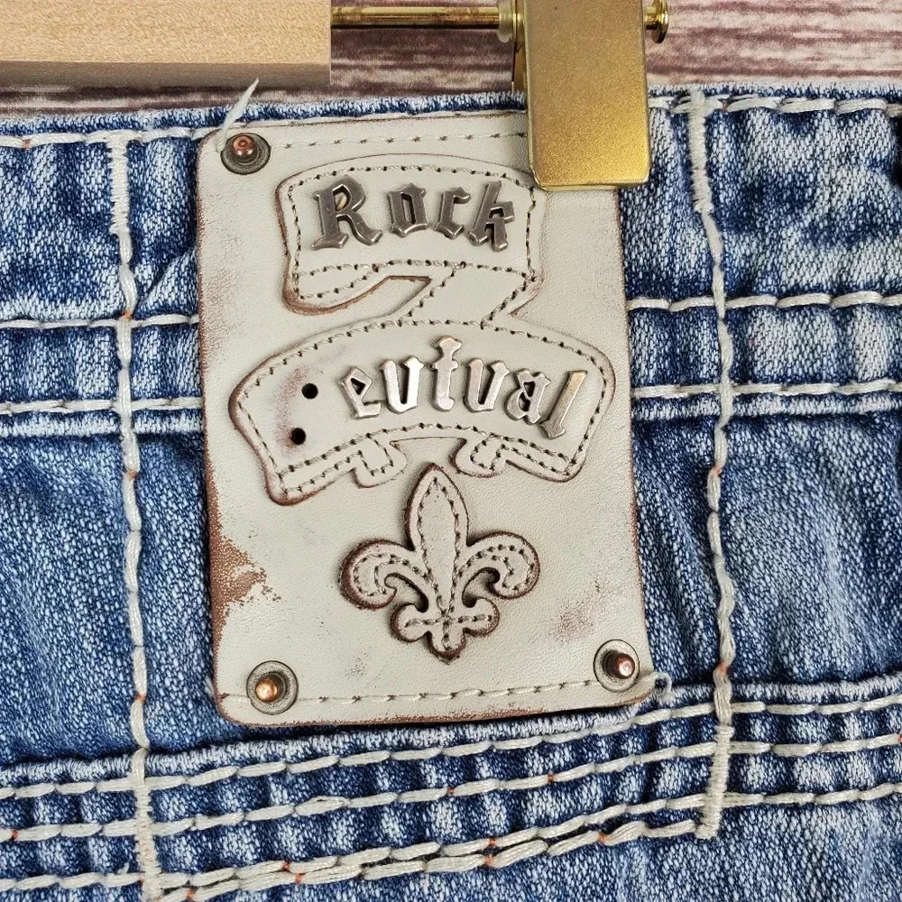 Rock Revival Men's 32x32 Brant Straight Leg Disterssed Jeans Buckle Exclusive - Picture 9 of 12